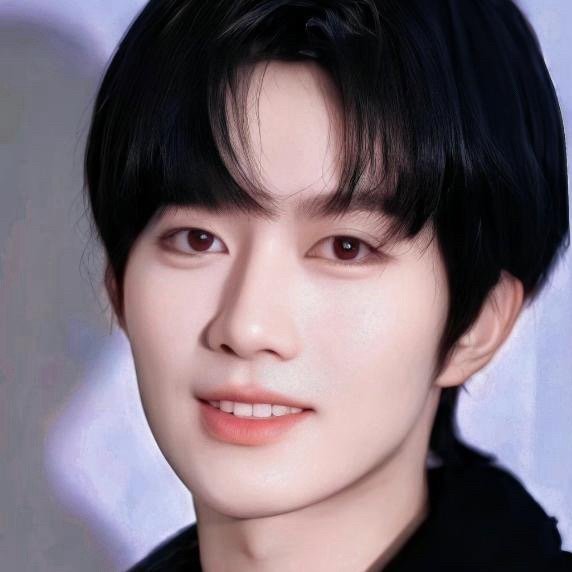 我觉得完全是姐妹 🌟他妈妈都不一定能生出来这么像的吧 