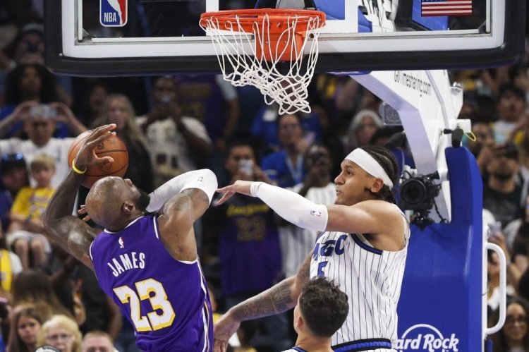 #裁判报告认定詹姆斯没被打手# 湖人昨日105-104险胜魔术，NBA官方出具了