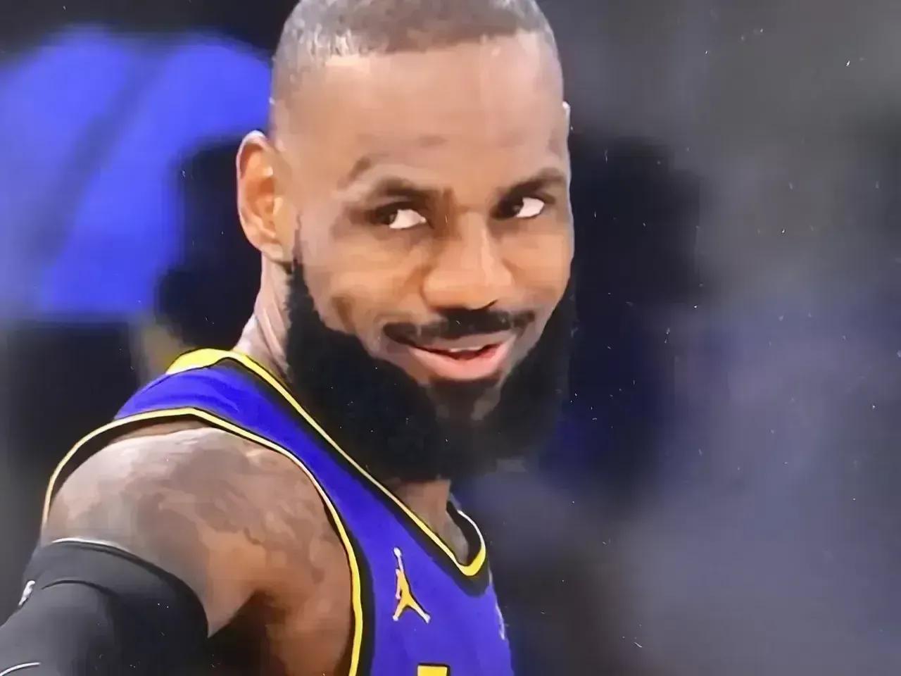 NBA这番交易真的让人看不懂！
闹得最凶的一个都没有交易:
字母哥---留雄鹿了