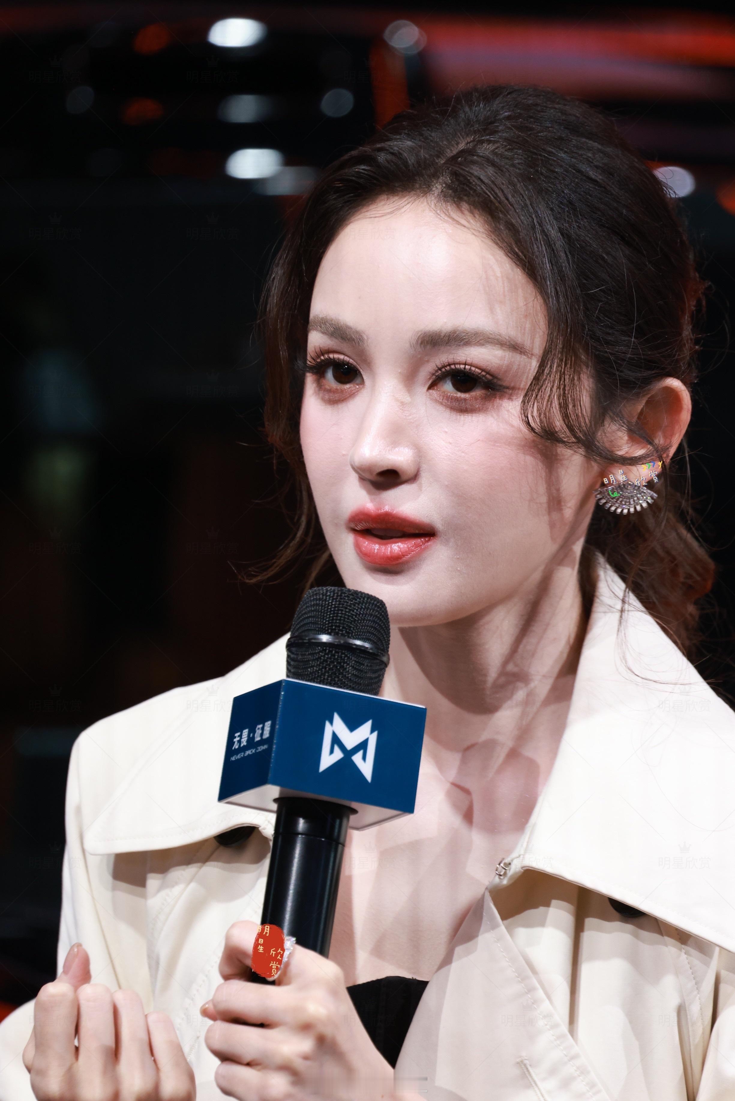 古力娜扎2608212026成都车展 站台生图 