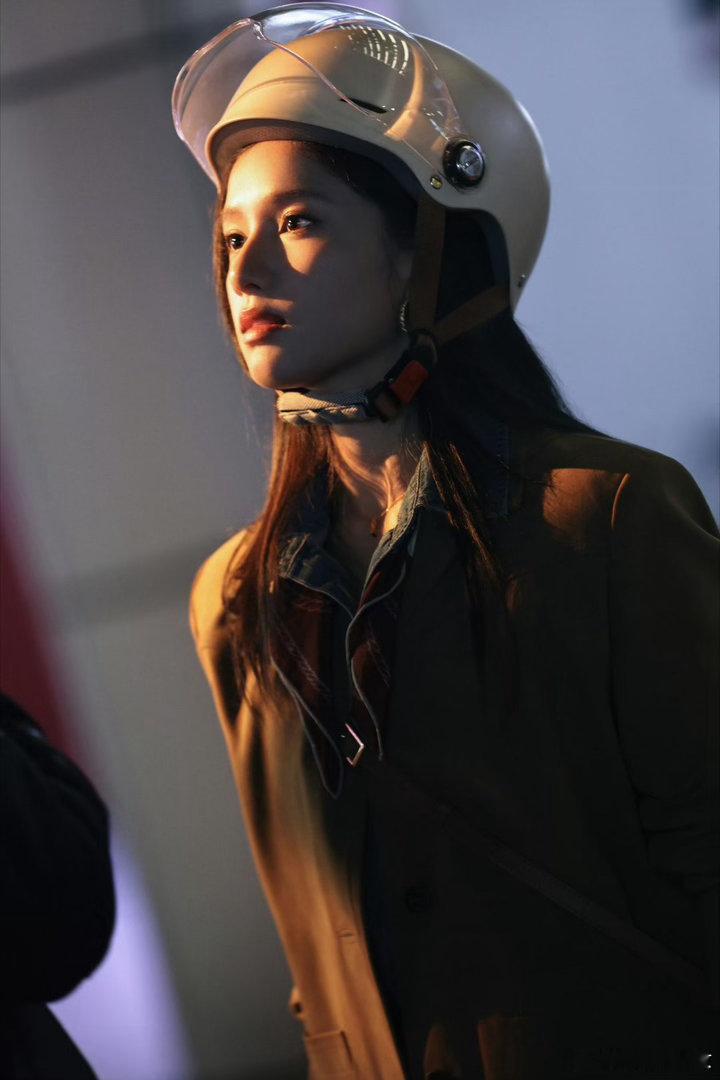 张婧仪藤城我要回来了所有人准备接苗靖回藤城！张婧仪《野狗骨头》开播倒计时1天！ 