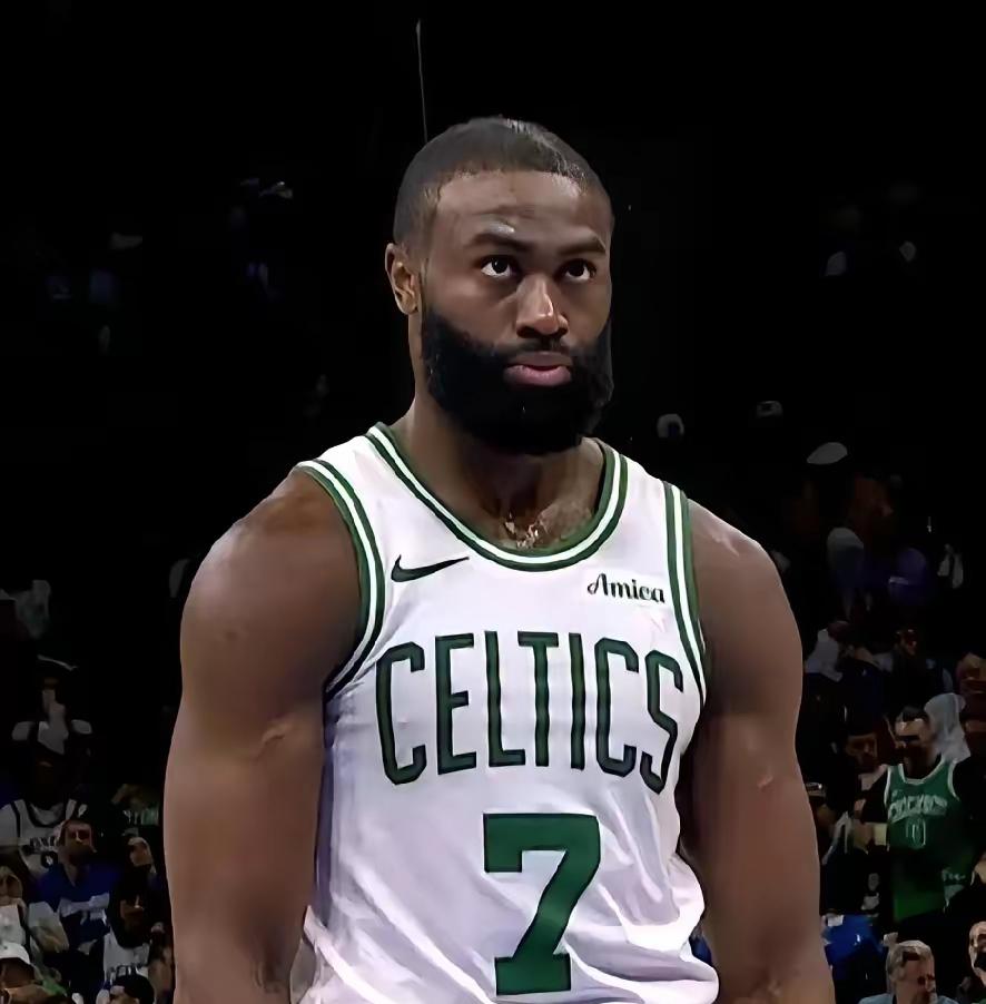 什么是冠军底蕴？
凯尔特人走了波神、走了科内特、走了霍福德、走了霍乐迪，老大塔图