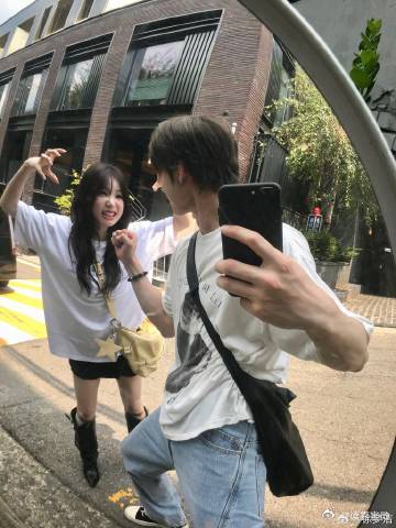 徐梦洁剧宣天才发力了徐梦洁对我的眼睛很友好徐梦洁剧宣营业太会拍，妆造美萌，和搭档