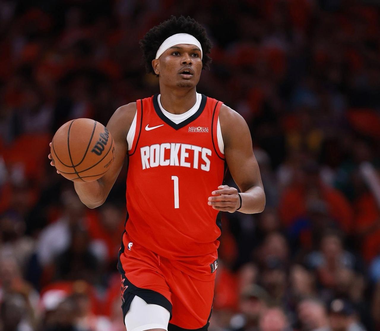 NBA果然什么数据统计都有啊！
刚看到一项数据，阿门上赛季上半场在内线总共得到5