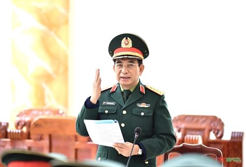 越南国防部长潘文江大将等越军高层视察新成立的12军团演习彩排活动
“12兵团刚刚