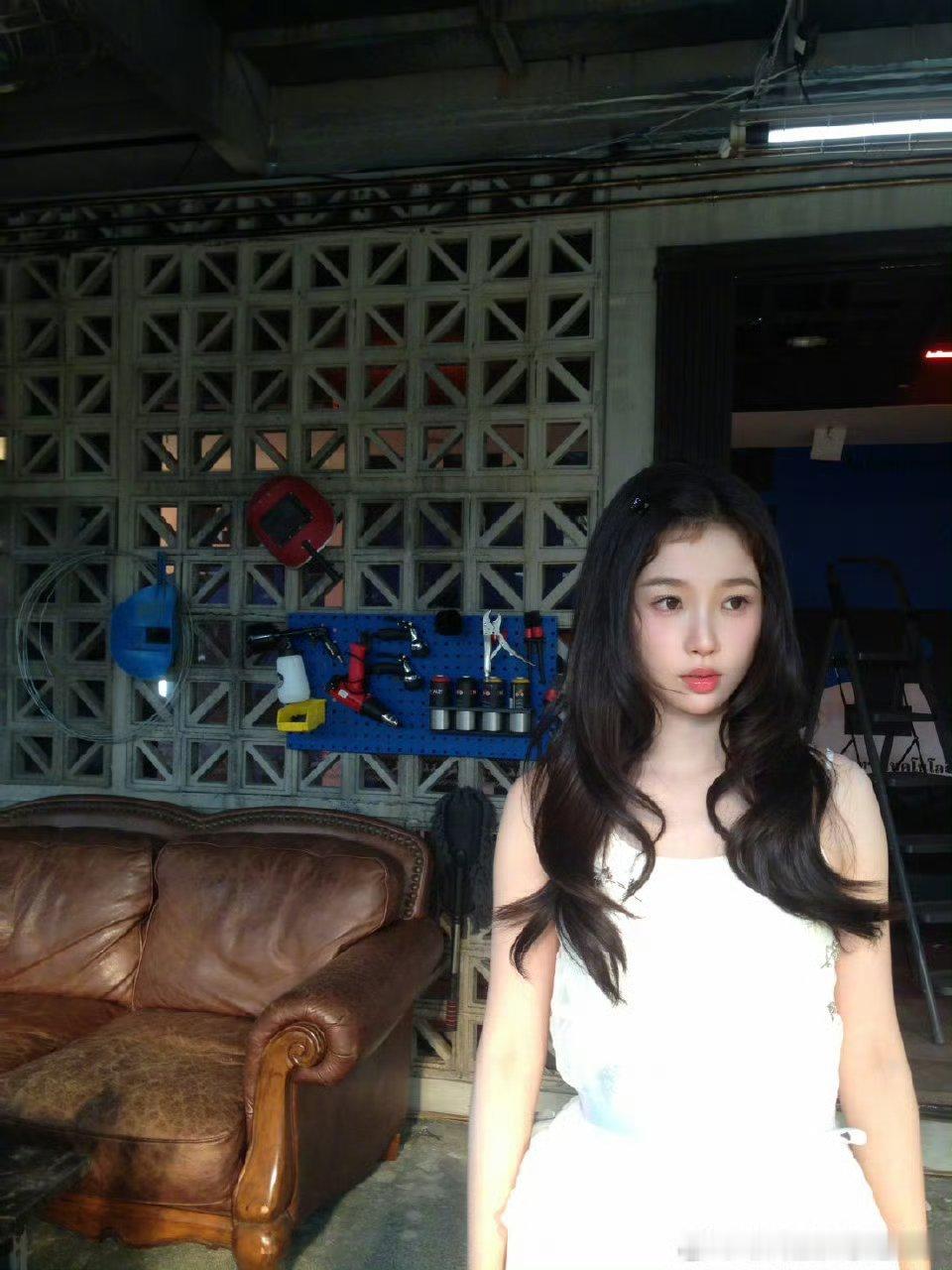 虞书欣姜暮营业 ，真的拍出了虞书欣现偶最美的样子谁懂 