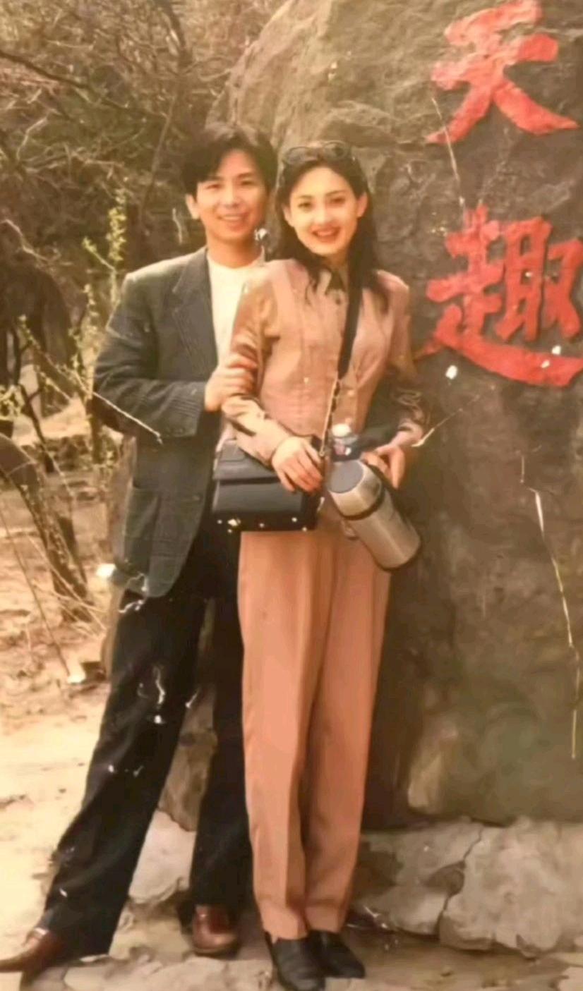 夫妻吵架的“高情商”：比年龄更重要的是相处智慧
 
2007年，牛莉生下一女，在