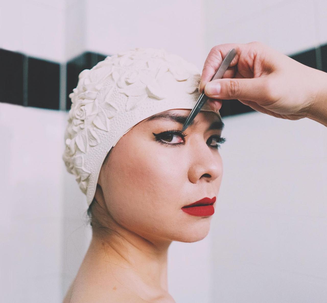 32岁的日裔美国唱作人米茨基（Mitski）的歌曲里，布满星星点点的个人特色，最