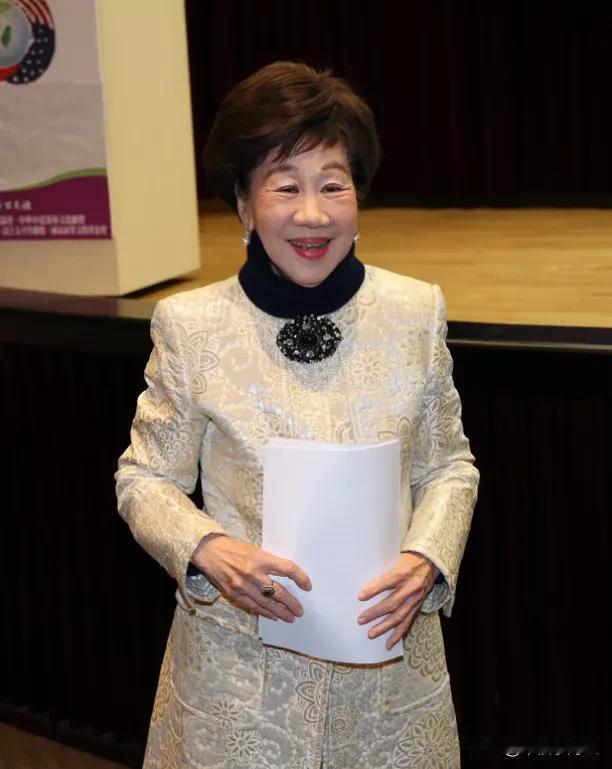 台岛所谓前副总统吕秀莲今天表示，修法要大公无私，赖清德目前的表现是令人失望的。今