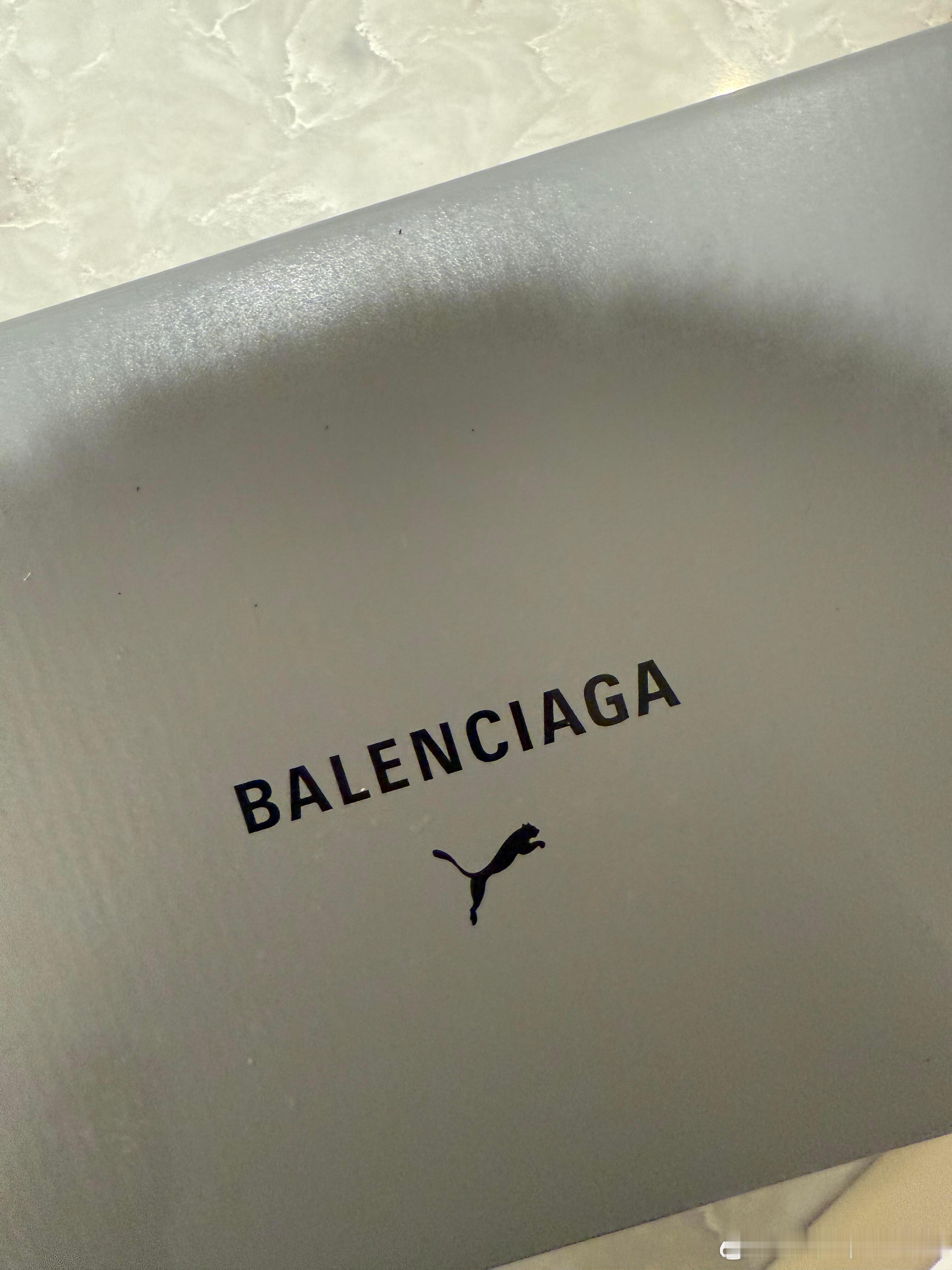 BALENCIAGA✖️PUMA是不是抓紧把我的穿破了就能拥有了[doge]我和