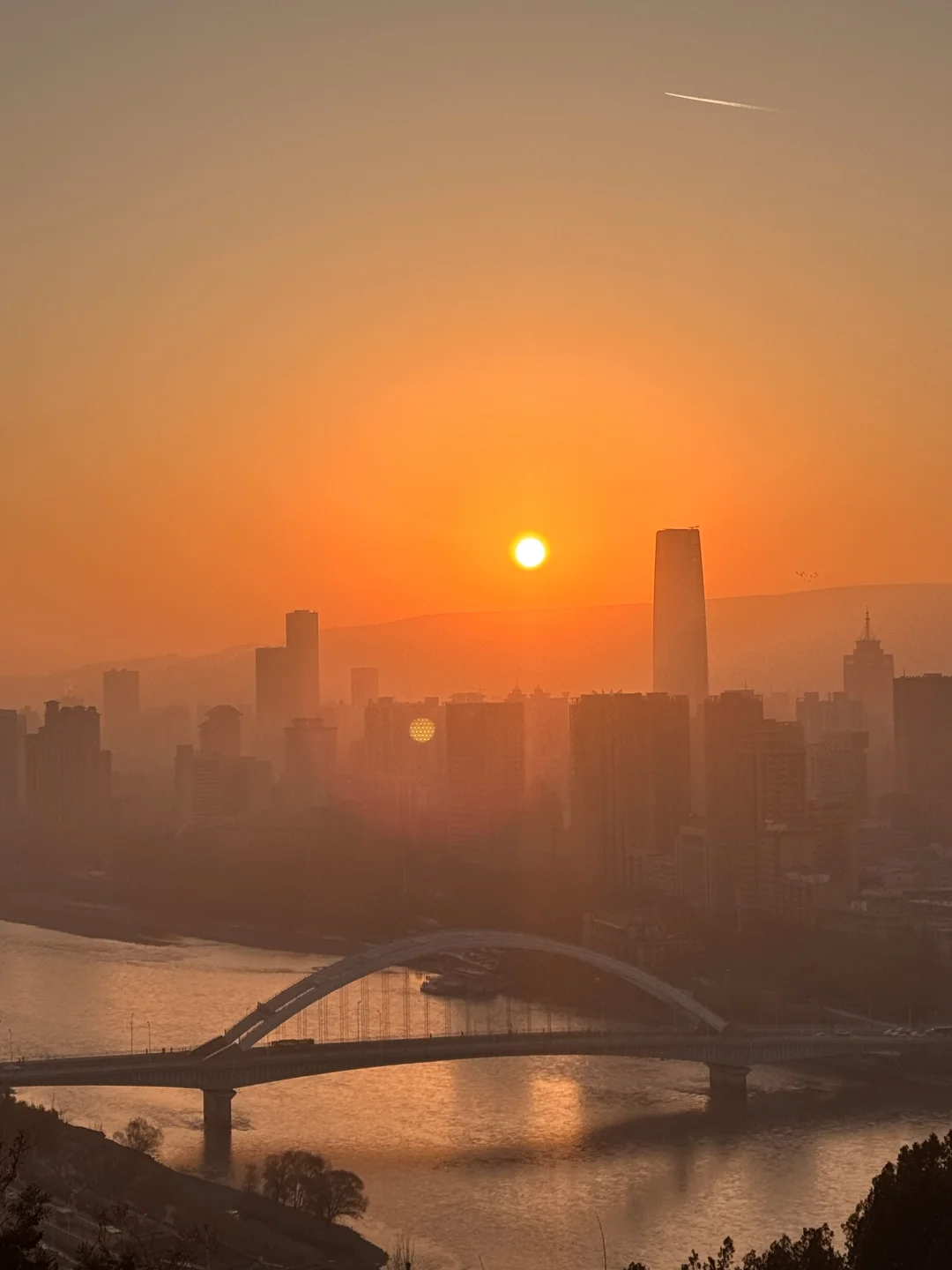 12.1实拍！听劝来兰州黄河边看日出，美哭了😭