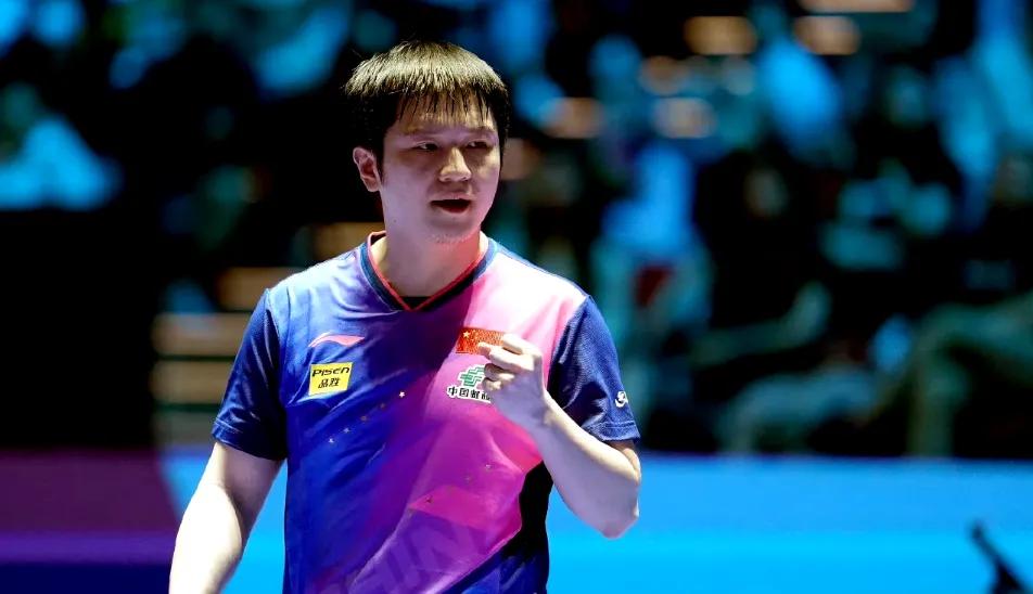 樊振东4-3林诗栋晋级八强！
#澳门世界杯# 男子八分之一决赛，国乒樊振东对阵队