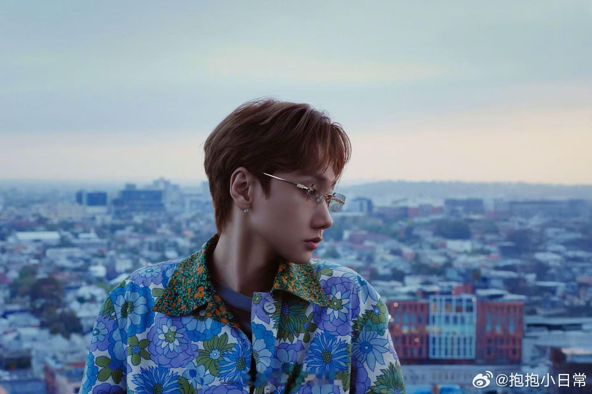 汪苏泷明日世界演唱会南昌站汪苏泷明日世界南昌站官宣 一边是南昌的烟火夜色，一边是