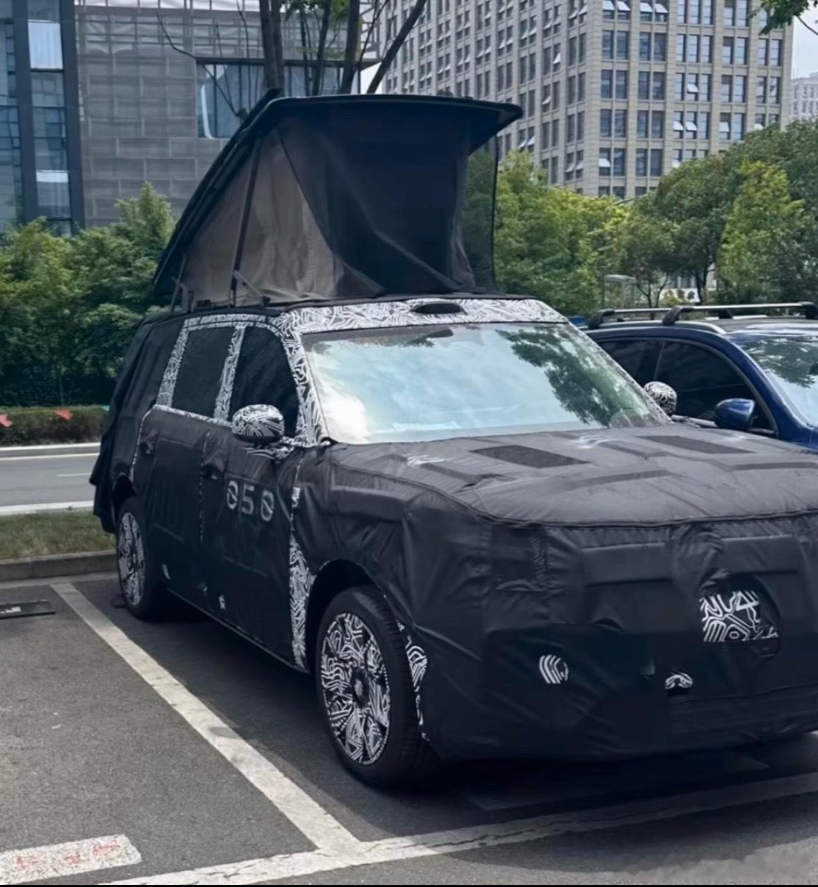 真带升顶啊？接下来suv 的内卷方向莫非是各种各样的主题配件？露营方向帮你搞升顶