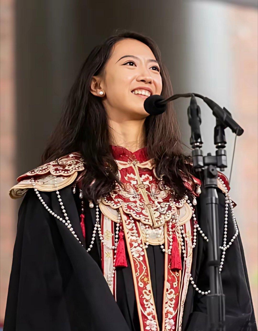 哈佛女孩蒋雨融，​“普通家庭”励志人设翻车了，​亲爹蒋志明被扒出是​绿发会的高管
