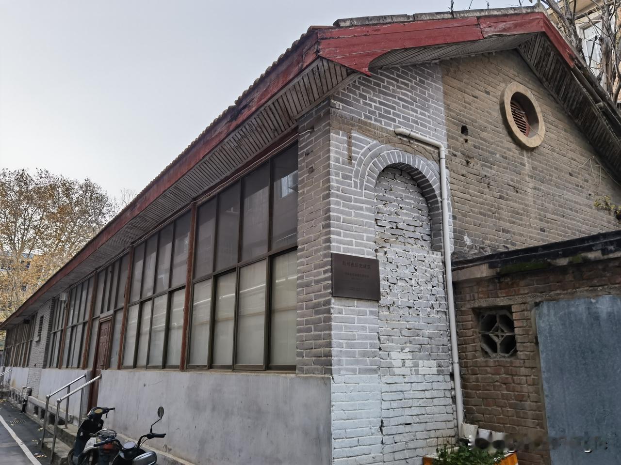 我的今日状态：😁轻松愉快
我这里的天气：💨大风