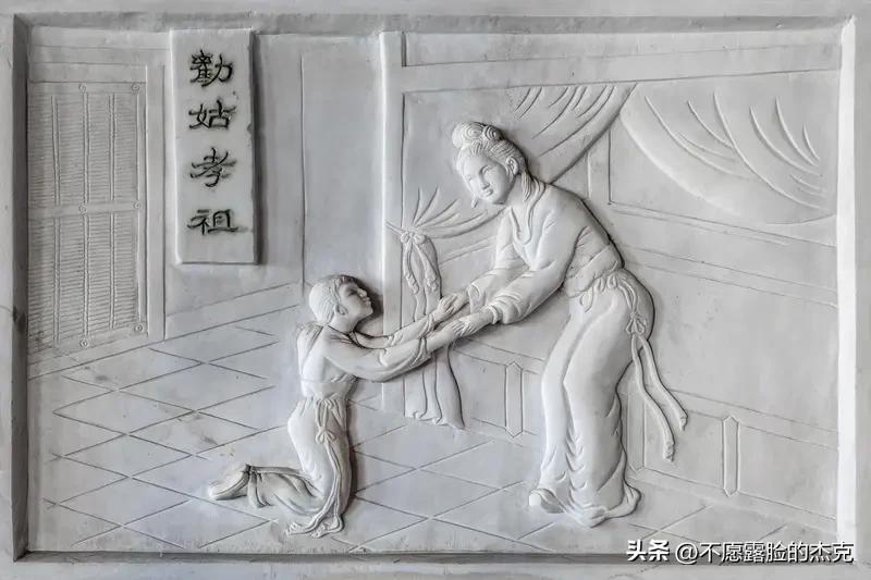 教育反思录（1098）
家庭教育核心：孝道，立身之本
一、孝道不是刻板顺从，是家