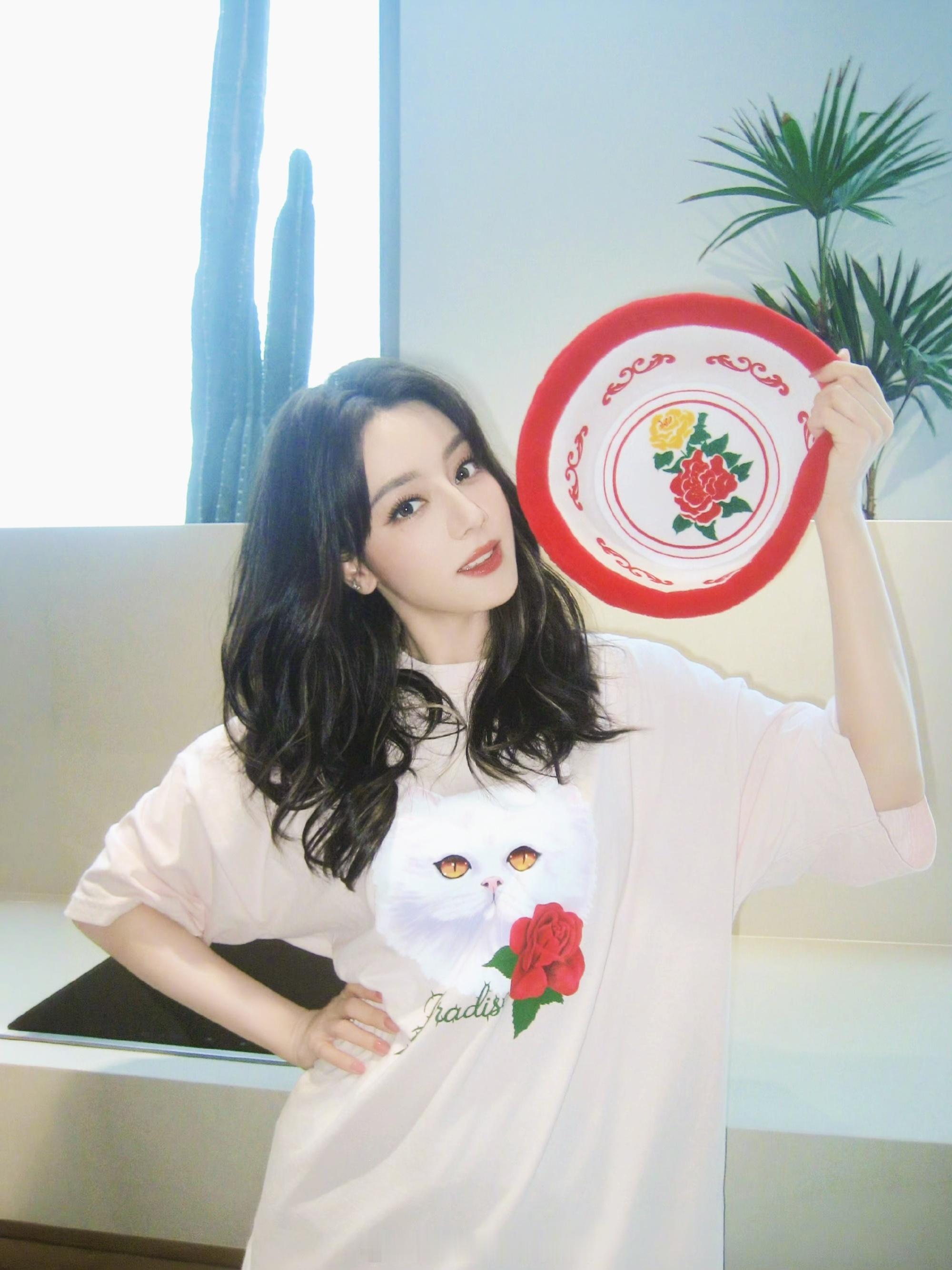 迪丽热巴[超话] ★ ,°*:.☆ 𝙨𝙞𝙘𝙠𝙚𝙖𝙩𝙚𝙧! :*
