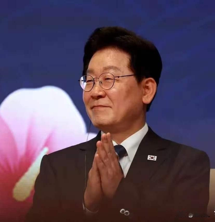 李在明还是心软了！
4月28日，韩国前总统夫人金建希二审结果出来了，有期徒刑4年