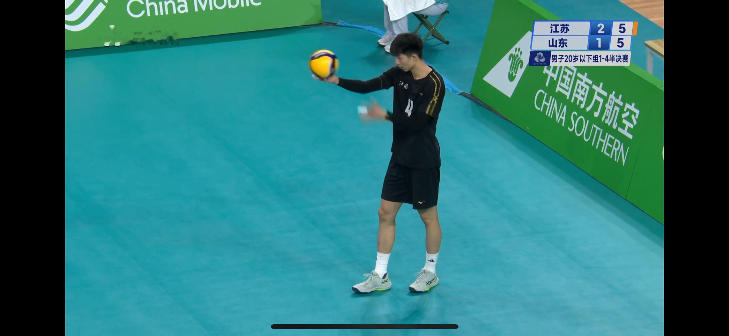 吴昊泽打得很活跃，攻防核心，精神领袖，中流砥柱