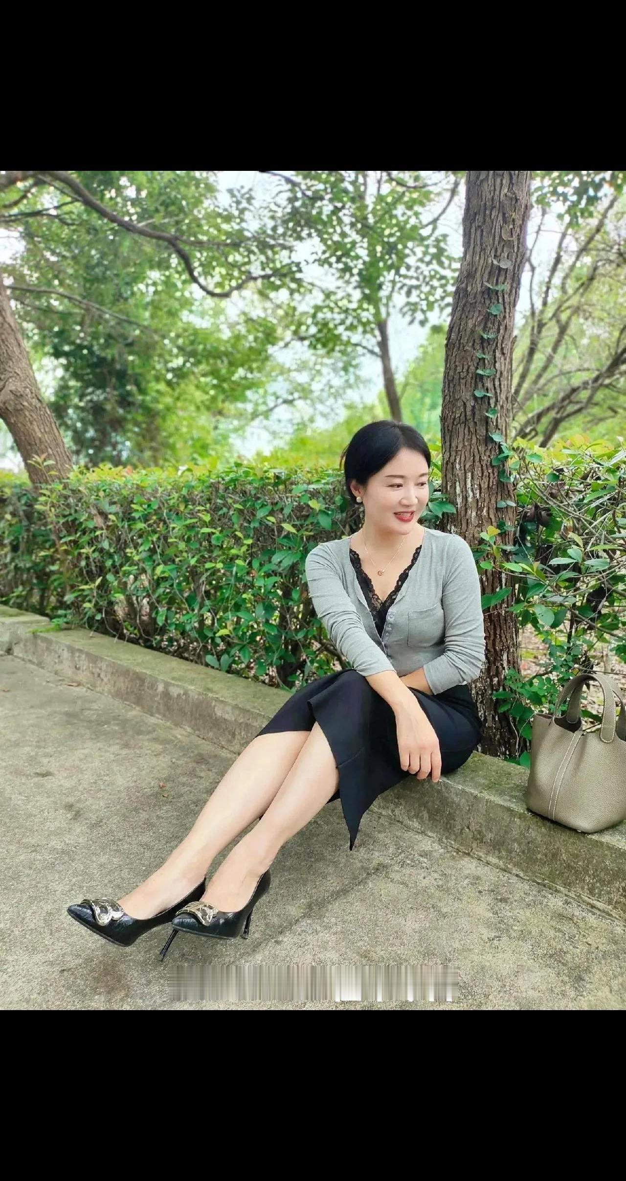 熟女风穿搭 公园清新穿搭