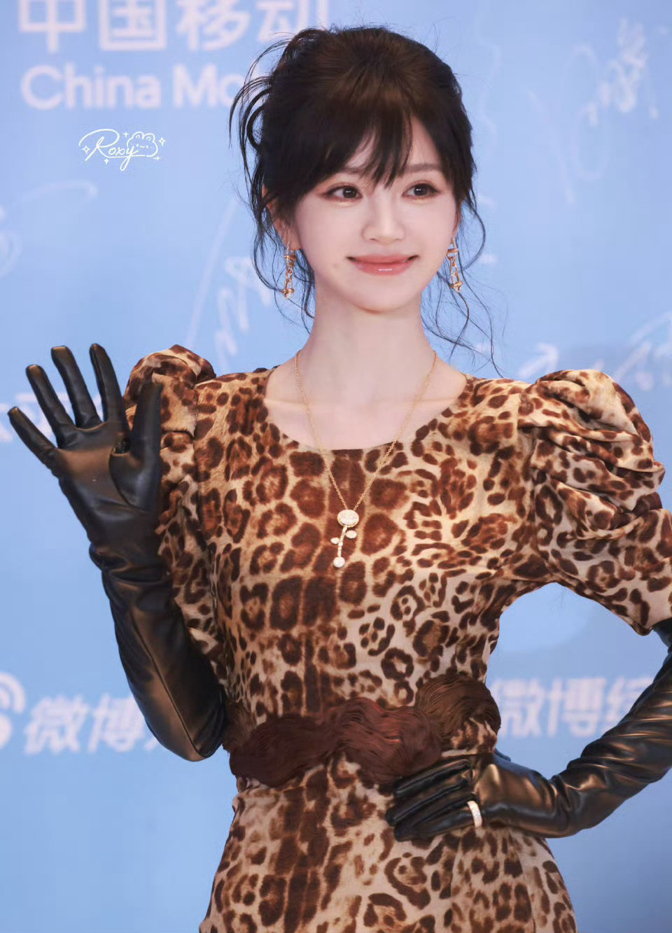 田曦薇第一次当老大还不太熟练田曦薇  豹纹小猫 