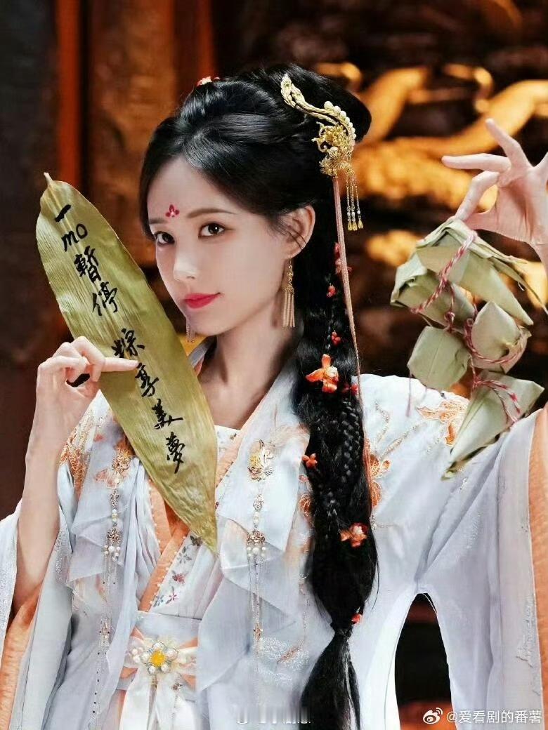 选李一桐当女主的安全感看《书卷一梦》就知道为啥都爱找李一桐当女主！她把宋一梦和宋