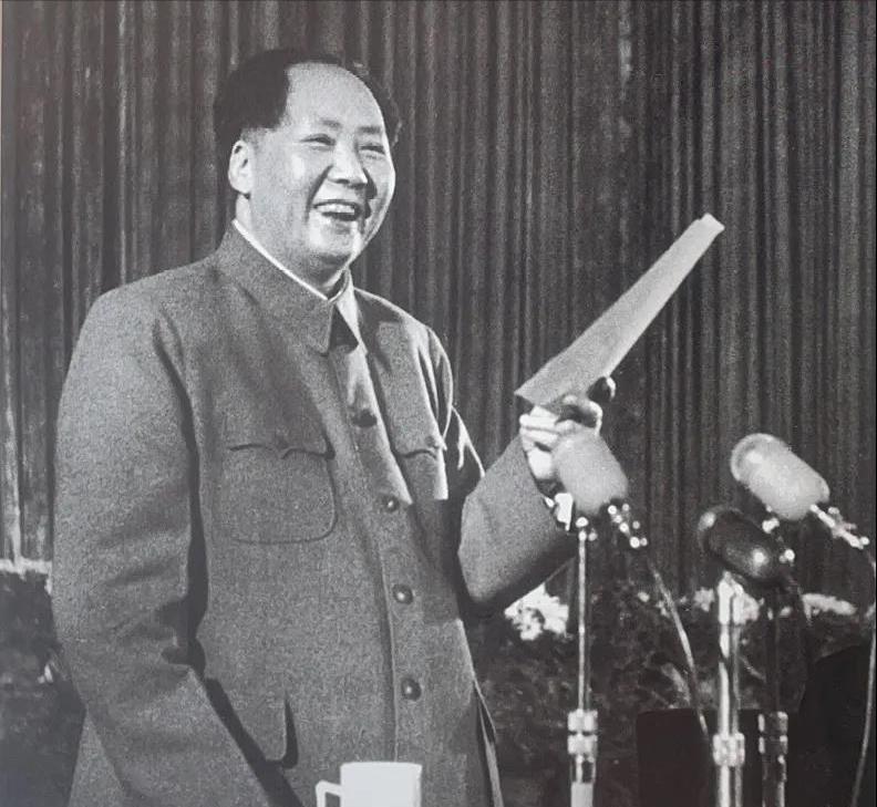 毛主席晚年高瞻远瞩，推进八将换防与工业西迁，两大战略布局影响全国！
1969年春