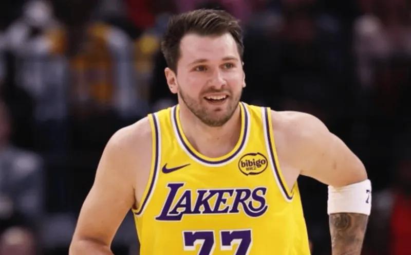 东契奇不是MVP？谁才是MVP呢？
又是独行侠球迷哭晕厕所的一天，我们怎么失去了