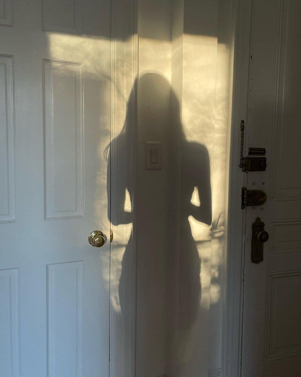 我一生无论处于怎样的逆境，宗教情操始终没有抛弃我。我蔑视强权人物的虚伪诡辩，相信