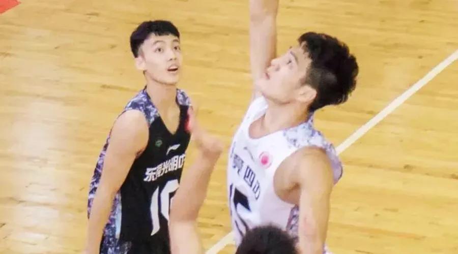 这样的场景还会再现嘛[大笑][大笑]
#中国篮球# #CBA联赛# #中国男篮#