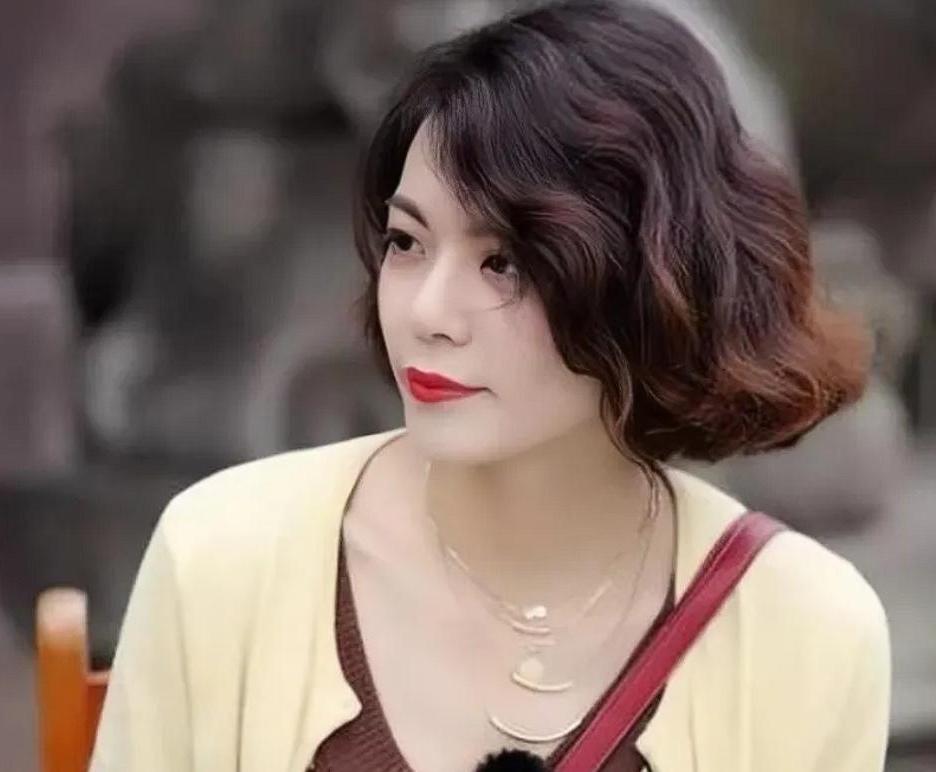 婚姻不是女人生活的全部，经营好自己的人生，才是正理。

复旦大学教授陈果关于婚姻