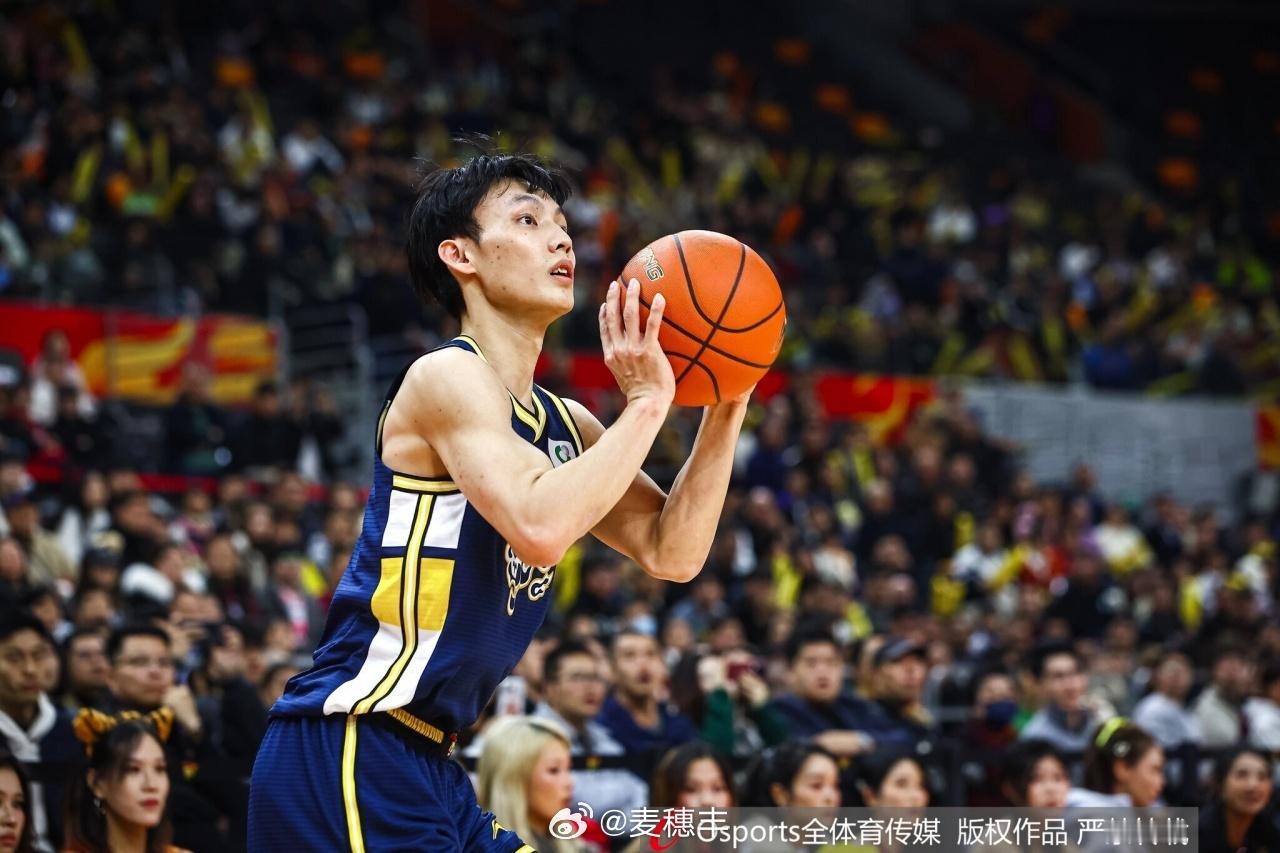 杜锋：徐杰已经去医院拍片子了，他受伤后年轻人没能顶上来，让对手投出接近六成的命中