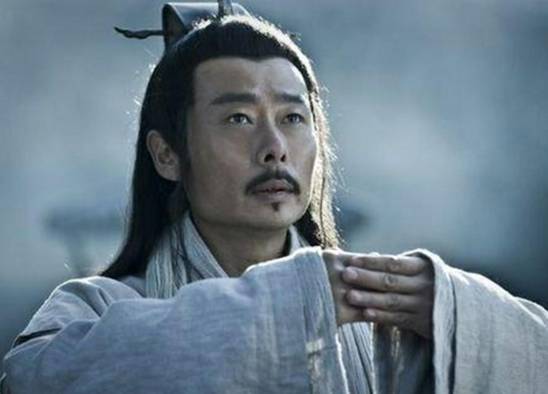 下联：脚踏山川立上方

赏析：这幅下联“脚踏山川立上方”与上联“肩挑日月游天下”