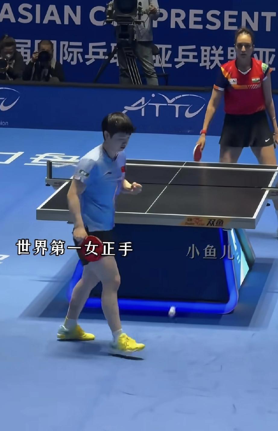 发现了吗
莎莎打巴特拉出现一个奇怪的现象，要知道巴特拉可是爆冷过王曼昱的人。没想