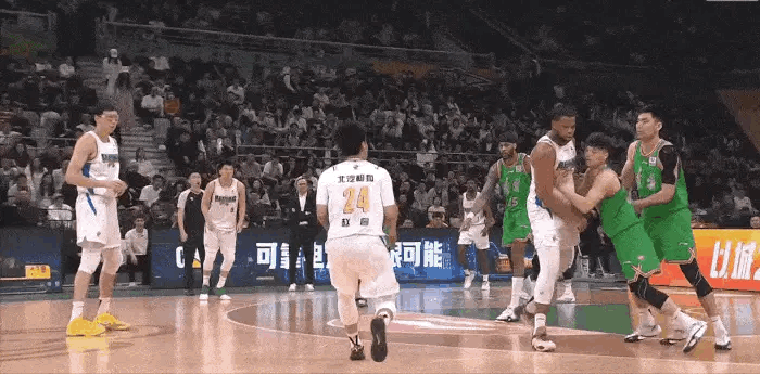 赵睿时隔一年零两个月再砍30+！辽宁男篮vs北京男篮