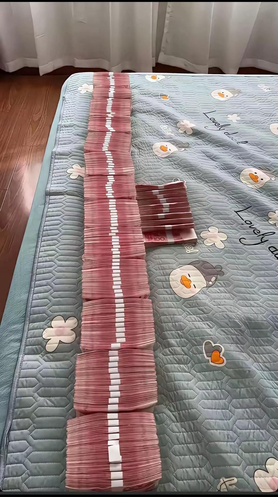 能够拿出这么多彩礼，男方的经济实力没得说，不知道女方长相如何，是为了真爱还是这些