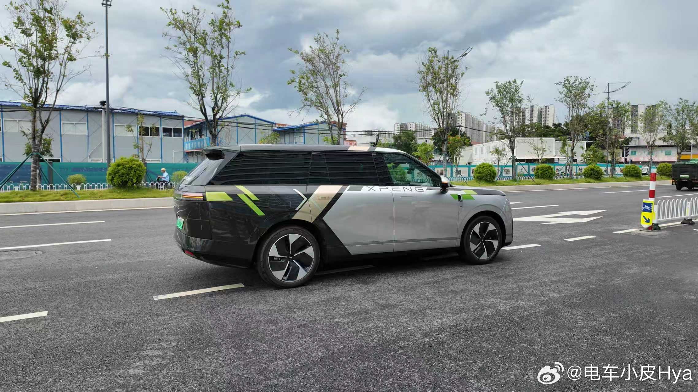 何小鹏完成Robotaxi第一单小鹏Robotaxi开启内测小鹏Robotaxi
