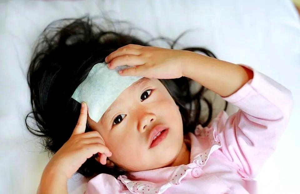 最近办公室里，一个接一个地抽纸巾，喷嚏声就没停过。
大伙儿都以为是换季小感冒，扛