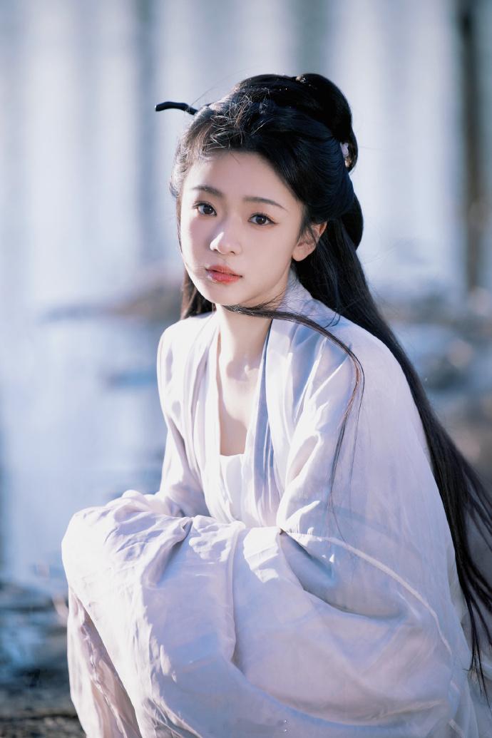 王和 演个古装吧  哟呵，发现王和在《清明上河图密码》里的精彩表现了，演的少年温