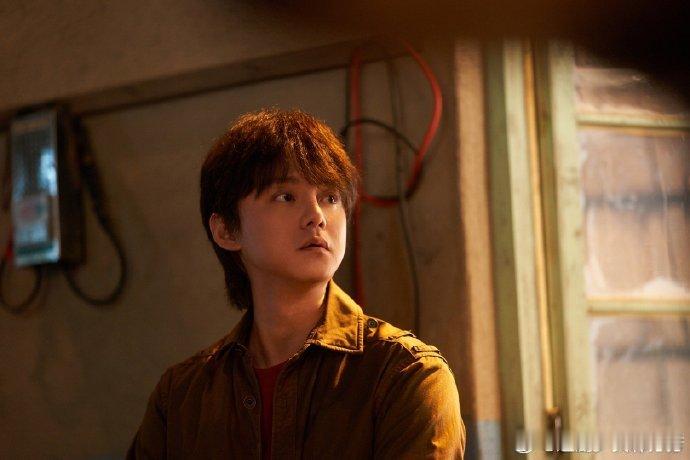 #尹正 来驰了#尹正这一次的庆祝票房的方式也太搞笑了，而且还是谐音梗，那就一起让