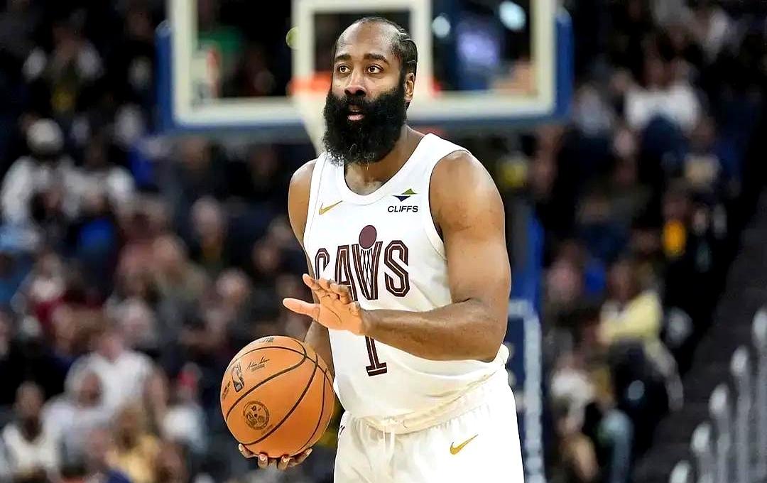 交易到骑士时都说他不行了，结果呢？
 

詹姆斯·哈登一来，骑士队直接起飞！24