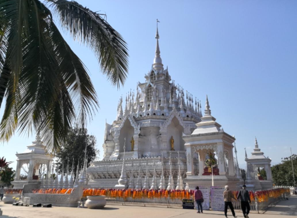 伊朗这一拳，直接打醒美国霸权迷梦！

说白了，若不是伊朗硬刚到底，美国还真以为自