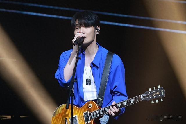 单依纯凌晨道歉！李荣浩秒回：我要是想要钱，我从第一开始就会授