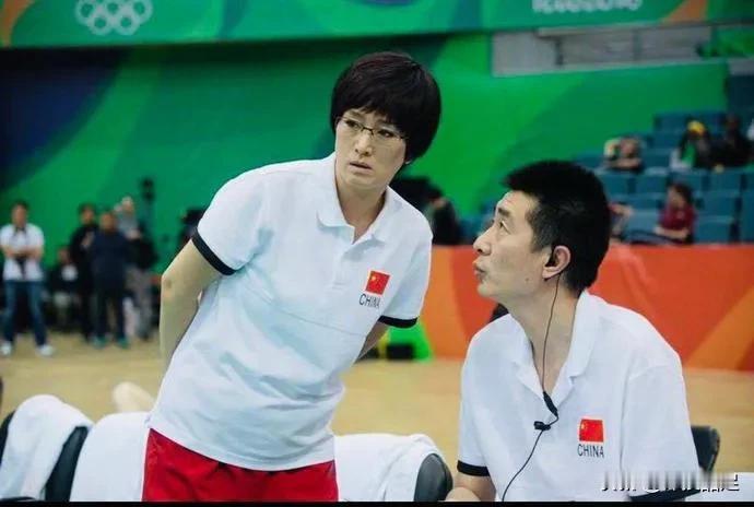 最不可能成为女排新主帅的5人：
1.郎平
64岁了，之前两度出任中国女排主教练，