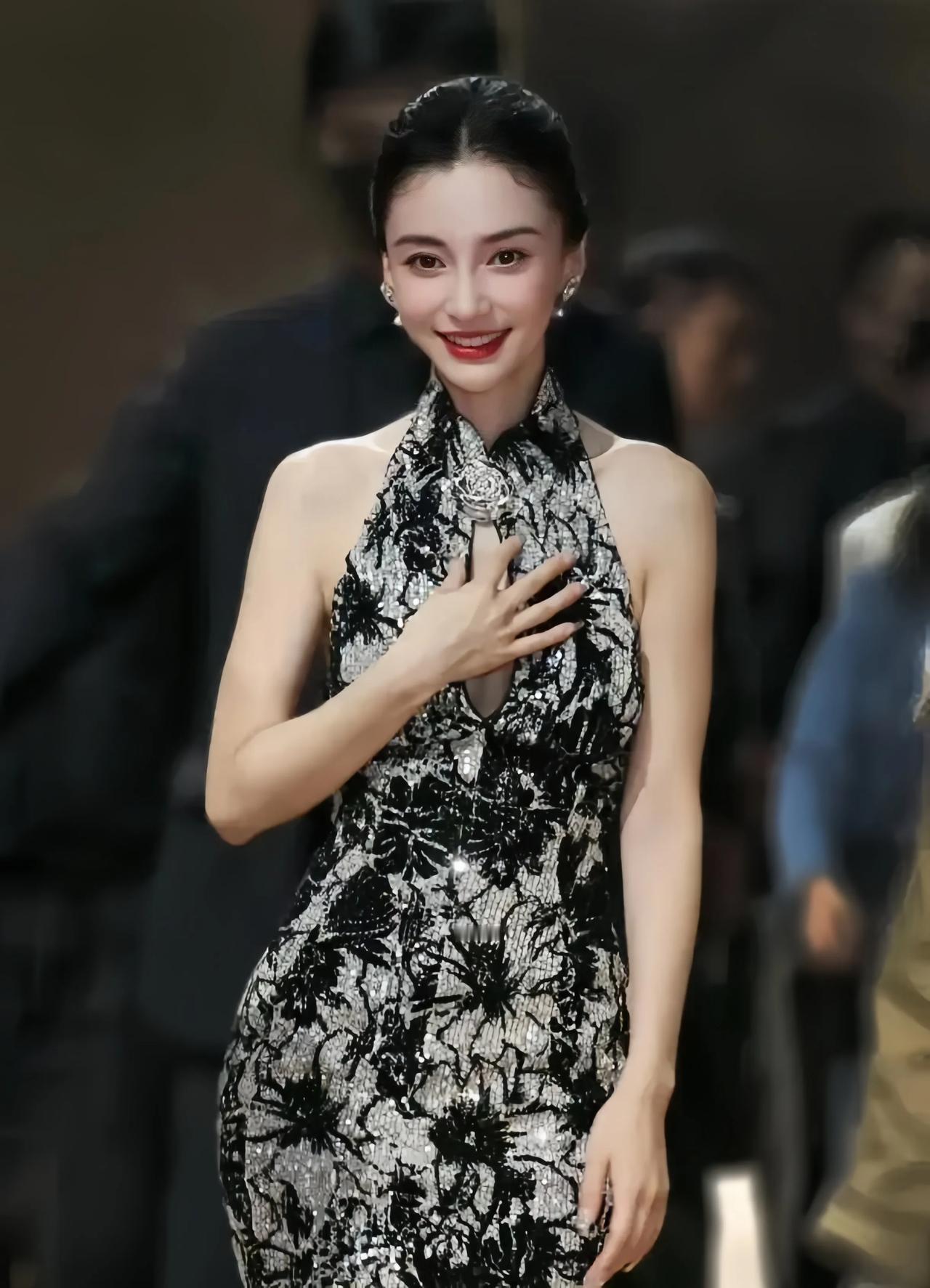 李晨突然官宣，Angelababy或将永远出局！这个消息让网友炸开了锅，纷纷猜测