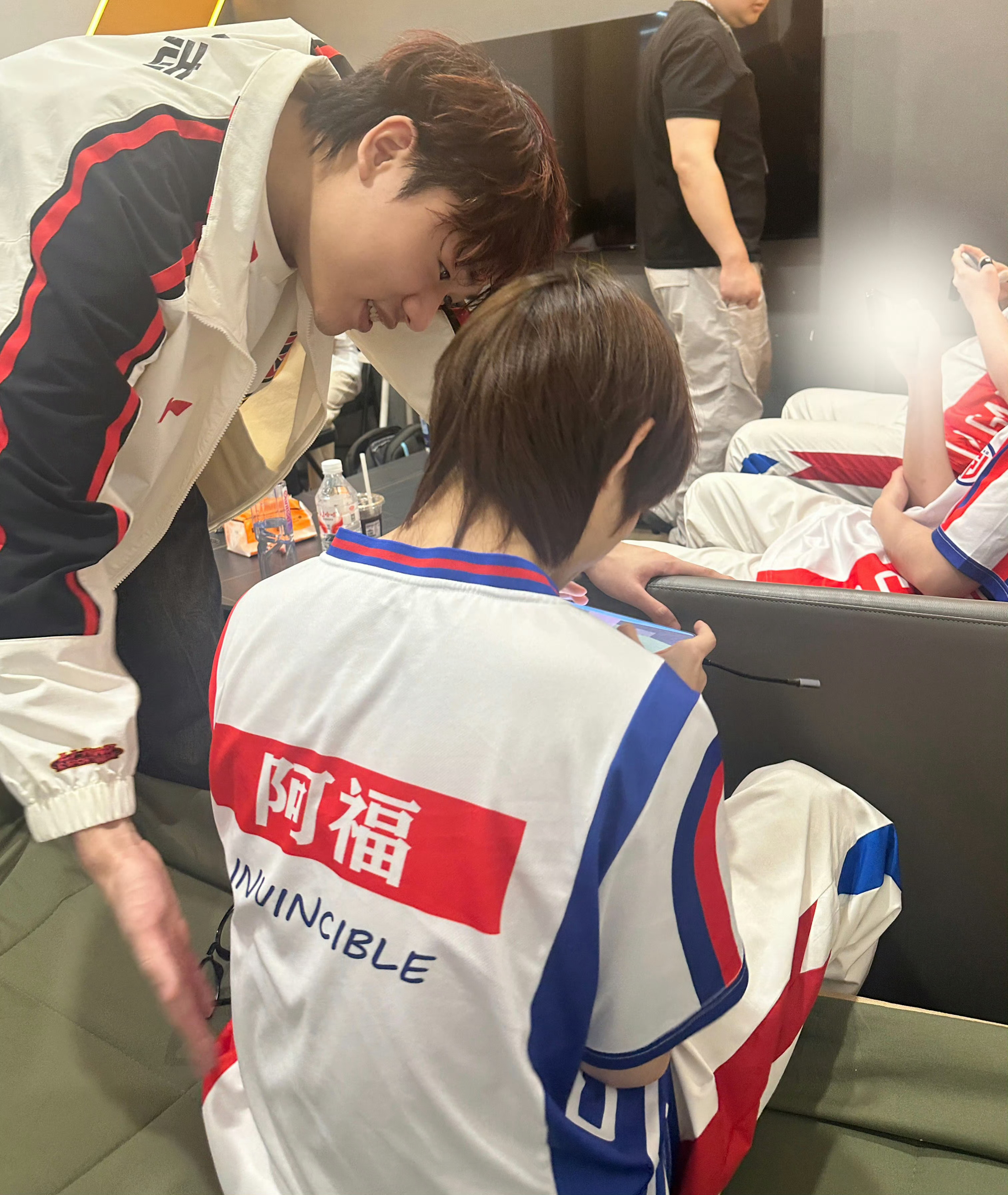 小福福练枪都这么受欢迎这么近那么燃周末就来看枪男PEL夏季赛锋芒不止