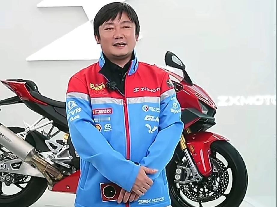 张雪机车拍卖太火了，44秒飙到500万，还全部捐款，真的太让人佩服了！张雪摩托车