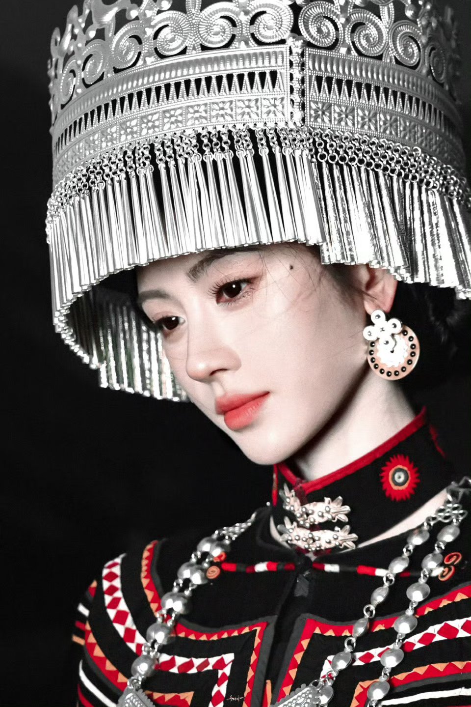 jjy鞠婧祎jjy 鞠婧祎露芜衣 jjy两岸猿声啼不住轻舟已过万重山