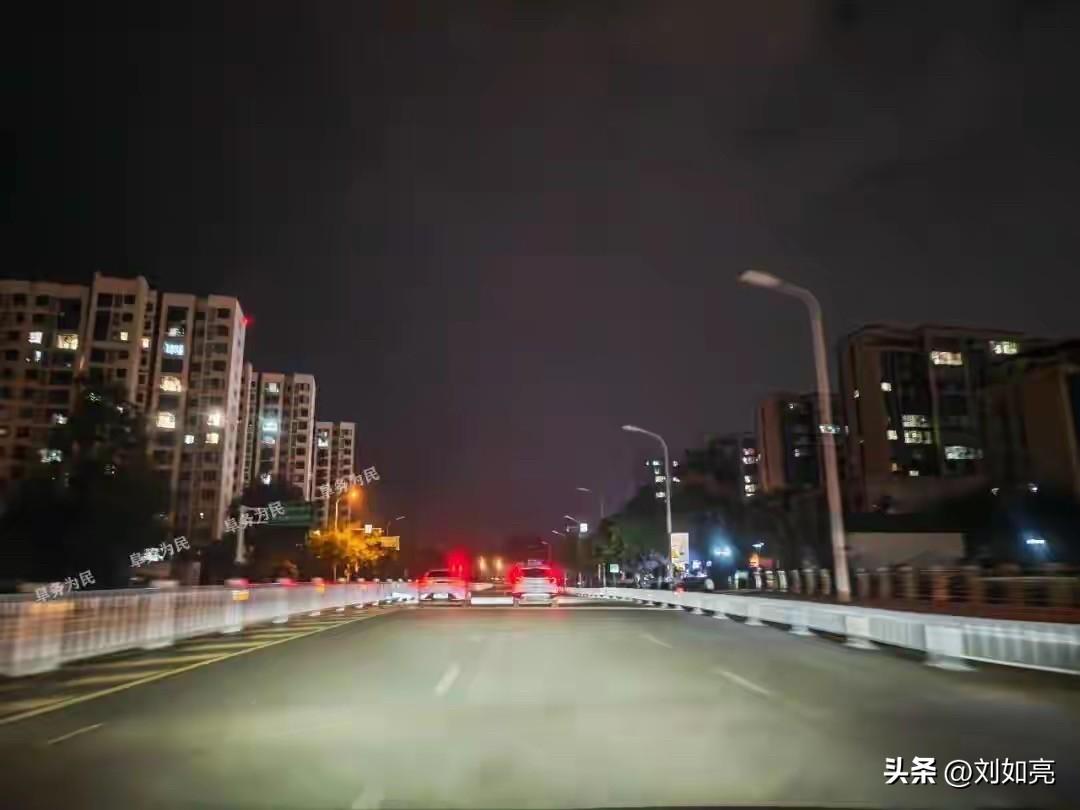 汤家凤绝非完人！可为何他的不少支持者半分批评都容不下，一听到不同声音就立刻反击扣